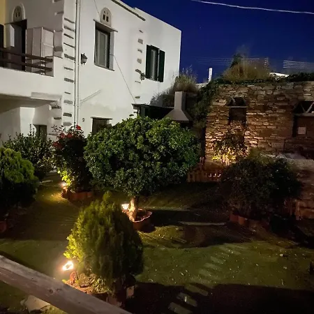 Steni, Tinos Lejlighed *